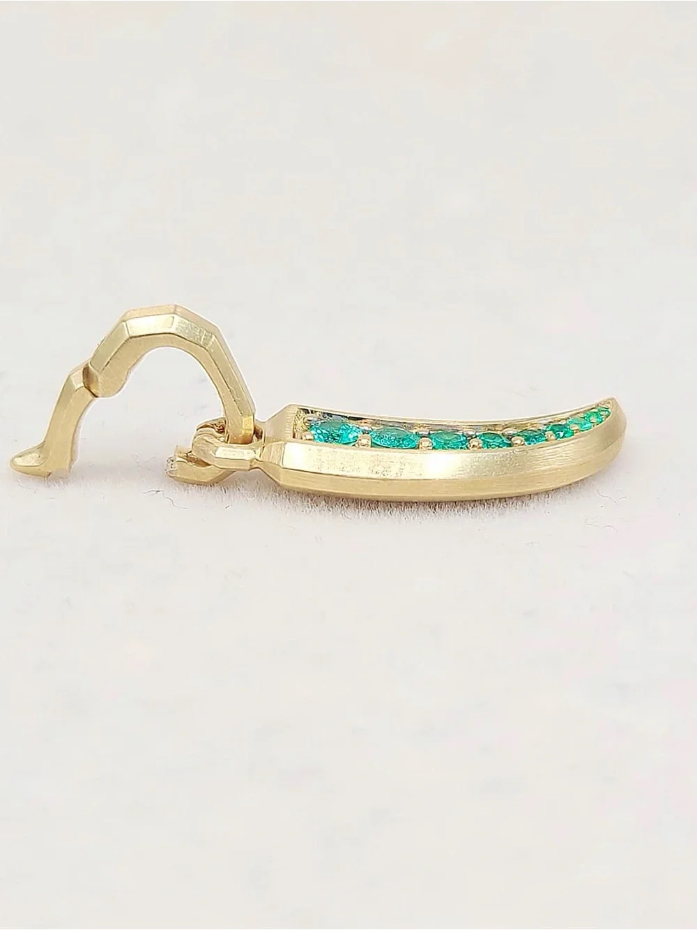 DAVID YURMAN Petrvs® Claw Amulet In 18K Yellow Gold With Emeralds, 30.7mm